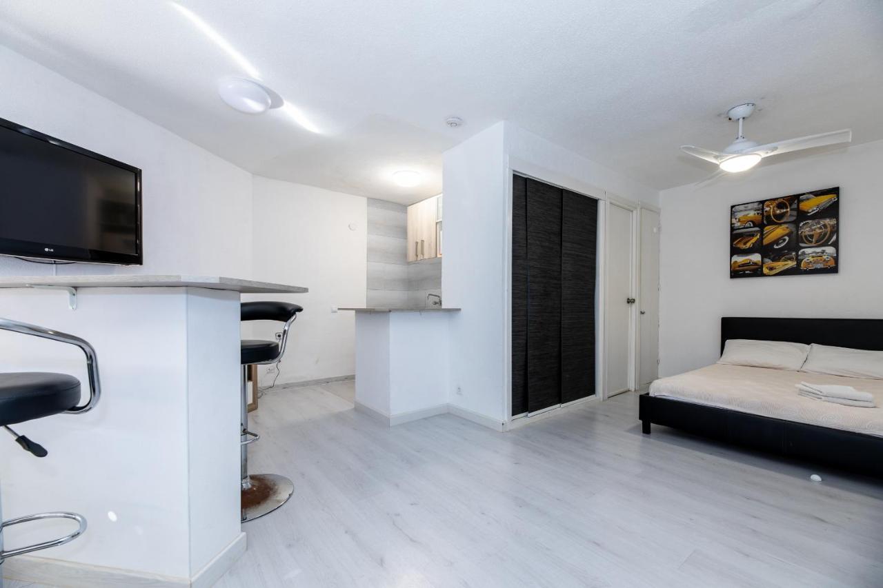 Bright Studio With The Seaview And Swimming Pool Apartment Mũi đất La Manga Ngoại thất bức ảnh